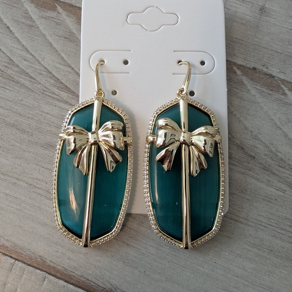 Kendra Scott Jewelry - Kendra Scott Danielle Gold Bow Earrings Green